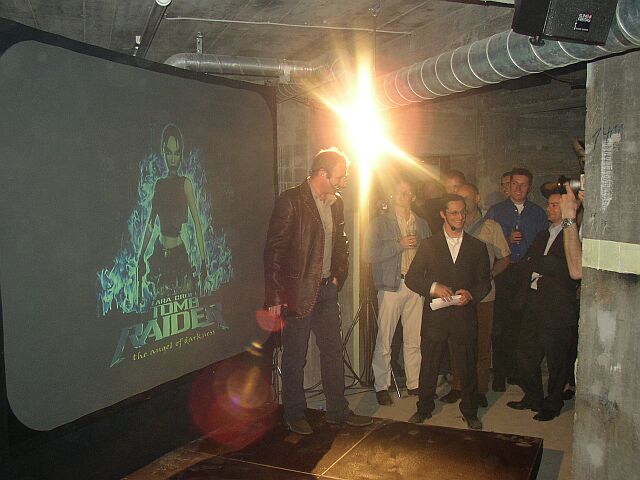 04 - JeremyHeath-Smith2.jpg 64.3K